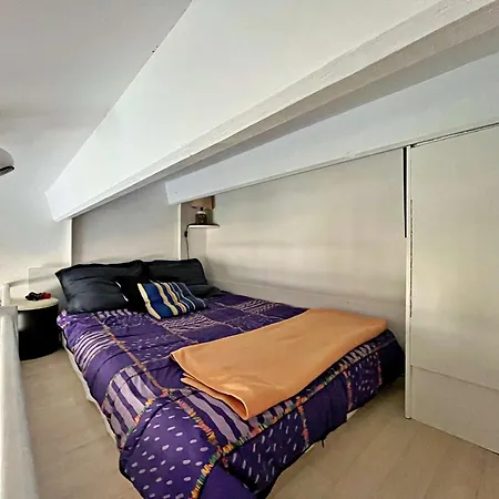 Mezzanine Au Centre De Avec Parking Prive - Fr-1-387-220 * Marseillan (Herault)