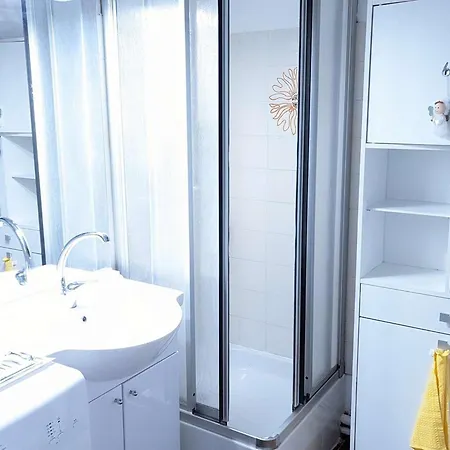 Apartament Mezzanine Au Centre De Avec Parking Prive - Fr-1-387-220 Marseillan (Herault)