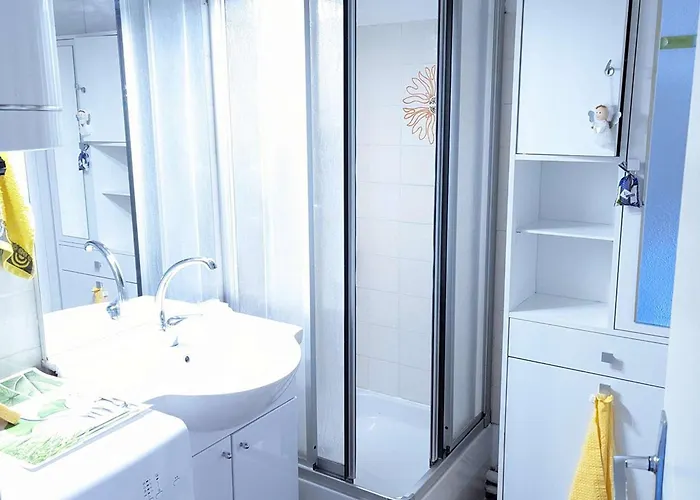 Apartament Mezzanine Au Centre De Avec Parking Prive - Fr-1-387-220 Marseillan (Herault)