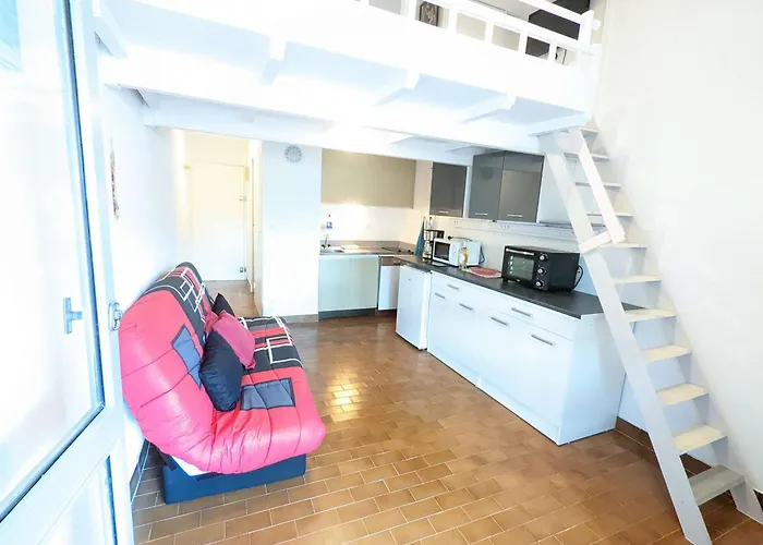 Mezzanine Au Centre De Avec Parking Prive - Fr-1-387-220 Marseillan (Herault)