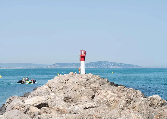 Apartament Mezzanine Au Centre De Avec Parking Prive - Fr-1-387-220 Marseillan (Herault)